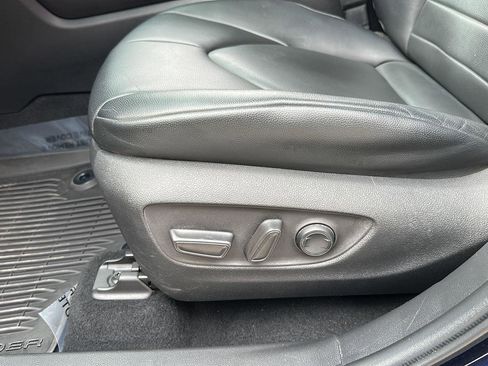 Used 2022 Toyota Highlander XLE image 15