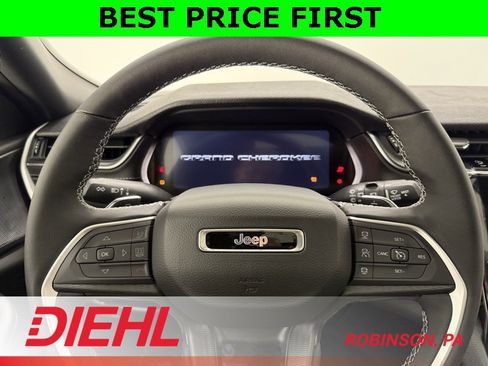 New 2025 Jeep Grand Cherokee Laredo w/ Luxury Tech Group I image 24