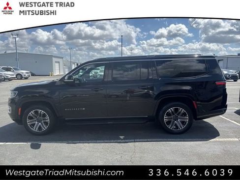 Used 2023 Jeep Wagoneer L Series II AWD/4WD image 7