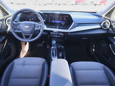 Used 2024 Chevrolet Trax LT image 10