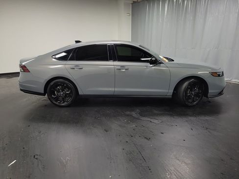 Used 2025 Honda Accord SE image 9