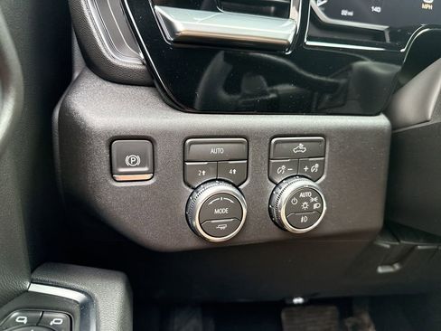 New 2026 GMC Sierra 1500 Elevation w/ Preferred Package AWD/4WD image 18