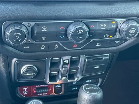 New 2026 Jeep Gladiator Sport image 23