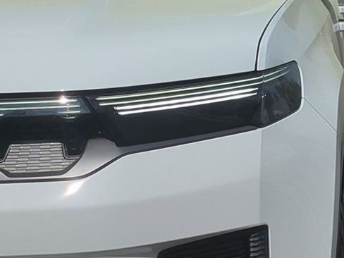 New 2026 Jeep Grand Wagoneer Limited AWD/4WD image 17