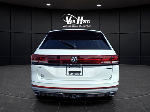 Used 2024 Volkswagen Atlas Peak Edition SE AWD/4WD image 7