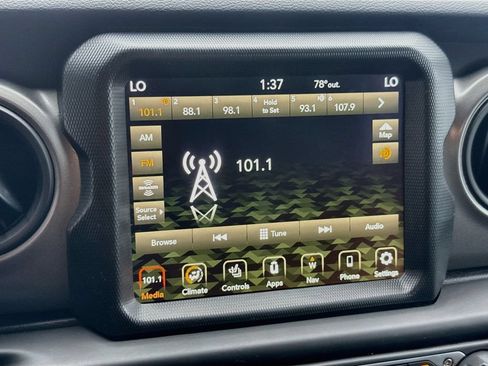 Used 2023 Jeep Wrangler Unlimited w/ Sun & Screen Package AWD/4WD image 16