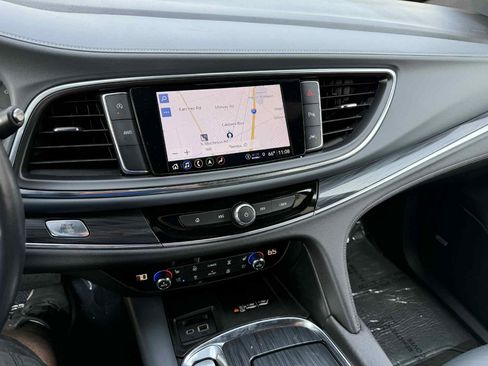 Used 2024 Buick Enclave Premium image 21