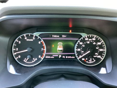 Used 2025 Nissan Rogue SV FWD image 11