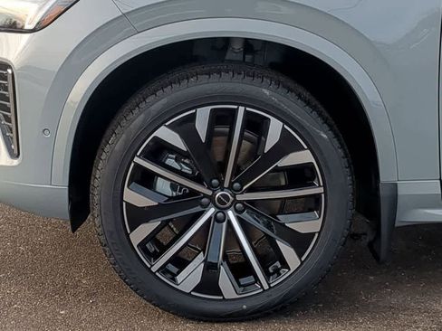 New 2026 Volvo XC90 B6 Plus w/ Protection Package Premier image 13