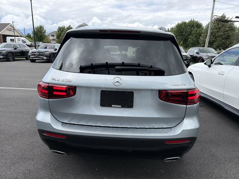 Used 2026 Mercedes-Benz GLB 250 4MATIC image 6