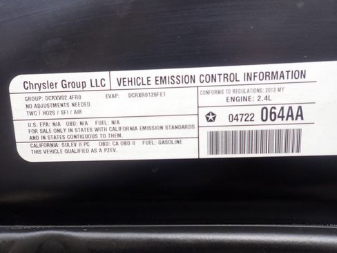 Used 2013 Dodge Avenger SE image 31