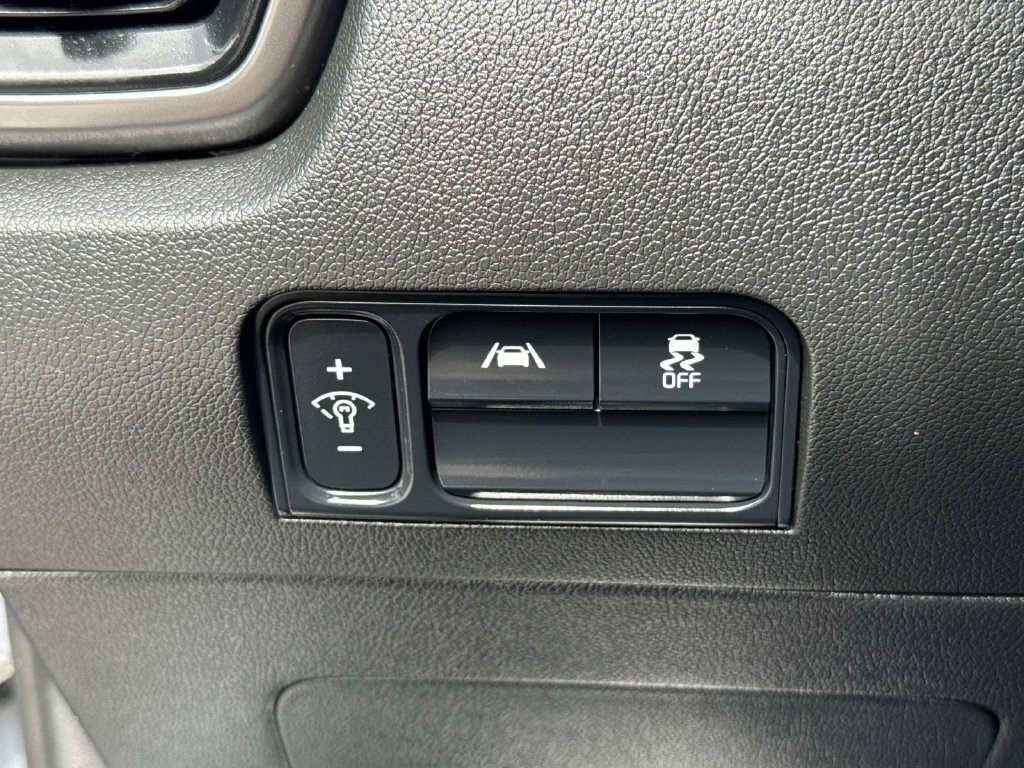 Used 2023 Kia Sorento LX FWD image 40