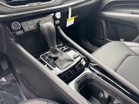 New 2026 Jeep Compass Latitude AWD/4WD image 24