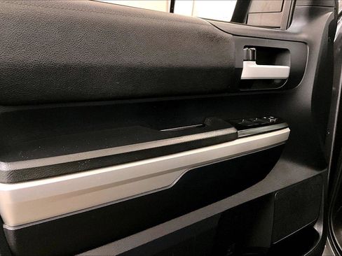 Used 2016 Toyota Tundra SR5 image 23