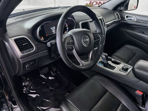 Used 2018 Jeep Grand Cherokee Overland AWD/4WD image 20