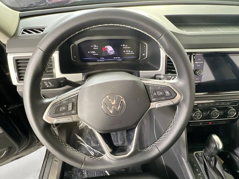 Used 2023 Volkswagen Atlas SE image 11