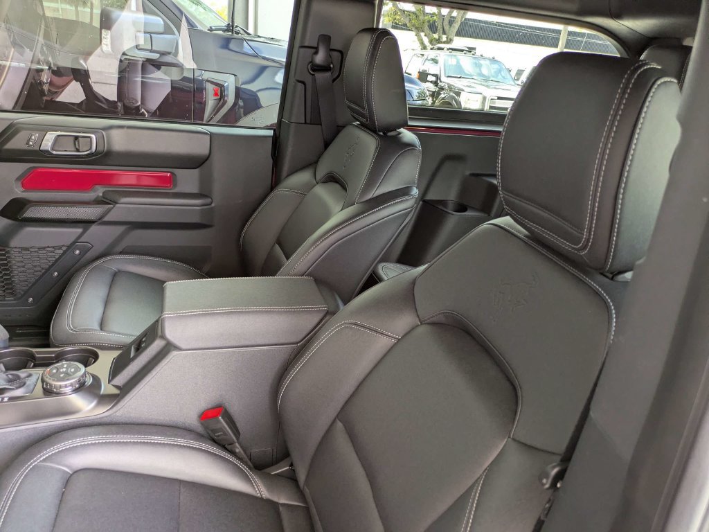 Used 2025 Ford Bronco Badlands AWD/4WD image 15