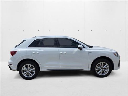 New 2025 Audi Q3 2.0T Premium w/ Convenience Package AWD/4WD image 4