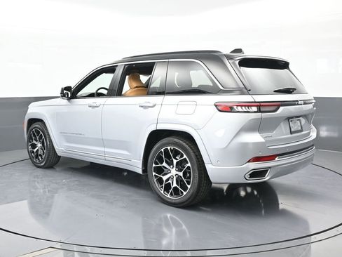 New 2025 Jeep Grand Cherokee Summit image 8