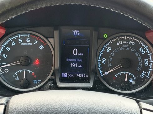 Used 2019 Toyota Tacoma TRD Off-Road image 33