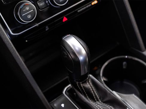 Used 2021 Volkswagen Atlas SEL Premium image 29