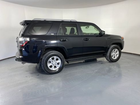 Used 2017 Toyota 4Runner SR5 Premium image 6