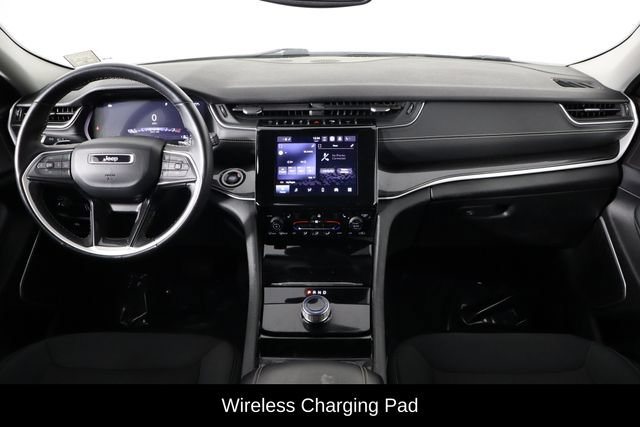 Used 2022 Jeep Grand Cherokee L Laredo w/ Luxury Tech Group I AWD/4WD image 13