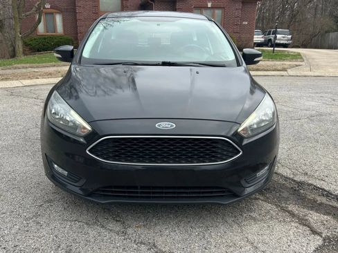 Used 2015 Ford Focus SE w/ Equipment Group 201A image 2