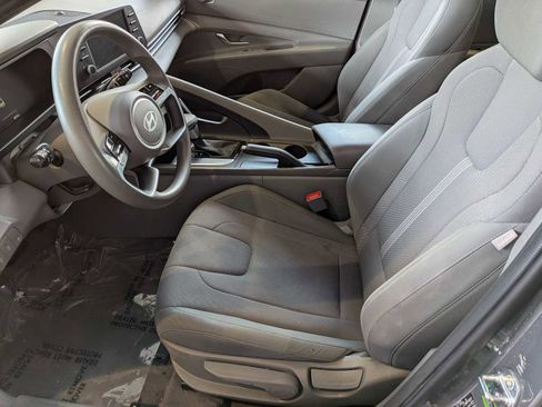 Used 2024 Hyundai Elantra SE image 14