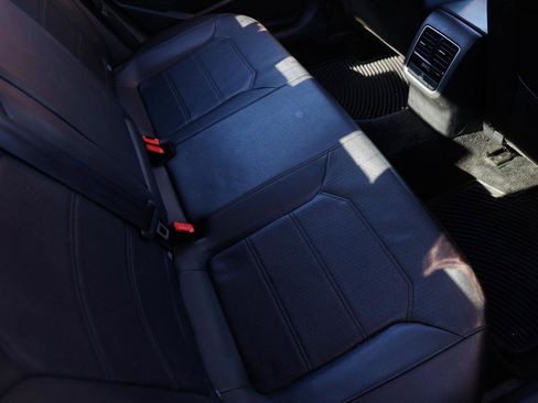 Used 2017 Volkswagen Passat 1.8T SE image 12