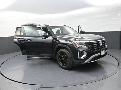 New 2026 Volkswagen Atlas Peak Edition AWD/4WD image 29