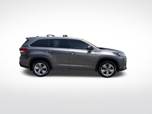 Used 2019 Toyota Highlander Limited AWD/4WD image 4