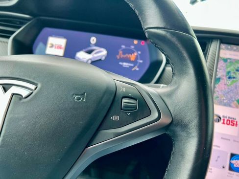 Used 2018 Tesla Model X 100D image 17