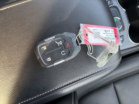 Used 2021 GMC Acadia SLT w/ Elevation Edition image 20