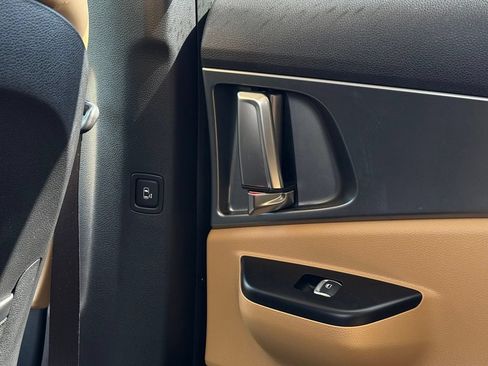Certified 2024 Kia Carnival LX FWD image 49