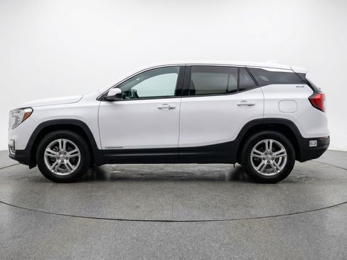 Used 2024 GMC Terrain SLE image 5