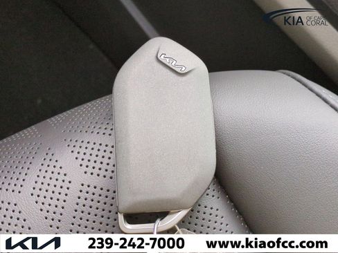 Certified 2026 Kia Carnival EX image 31