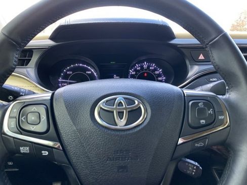 Used 2015 Toyota Avalon Limited image 17