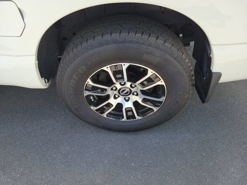 Used 2024 Nissan Titan 2WD Crew Cab image 7
