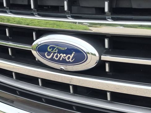 Used 2021 Ford F150 Lariat w/ Equipment Group 502A High AWD/4WD image 12