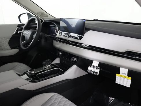 Used 2025 Mitsubishi Outlander SEL AWD/4WD image 31