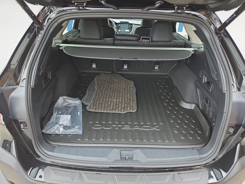 Certified 2025 Subaru Outback Limited image 17