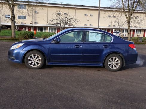 Used 2011 Subaru Legacy 2.5i Premium image 3