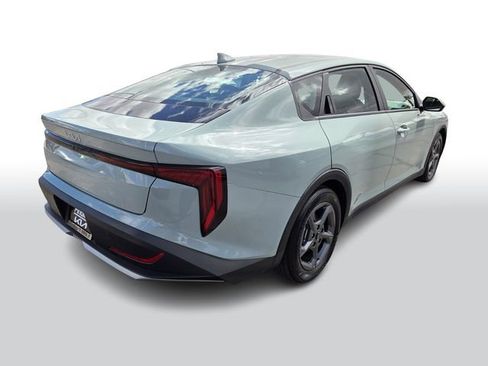 Certified 2025 Kia K4 LXS FWD image 4