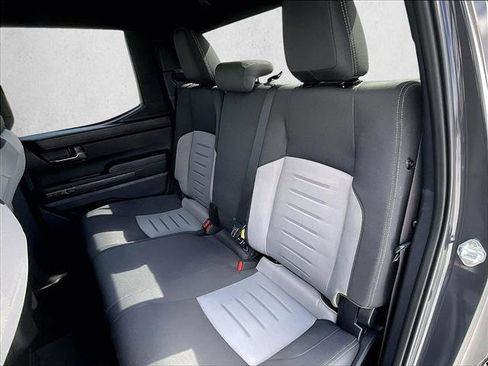 Used 2025 Toyota Tacoma TRD Sport image 28