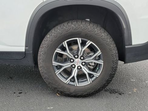 Used 2025 GMC Acadia AT4 w/ LPO, Floor Liner Package AWD/4WD image 33