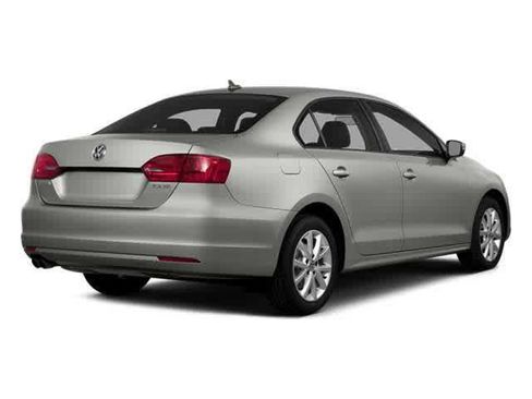 Used 2014 Volkswagen Jetta S image 2
