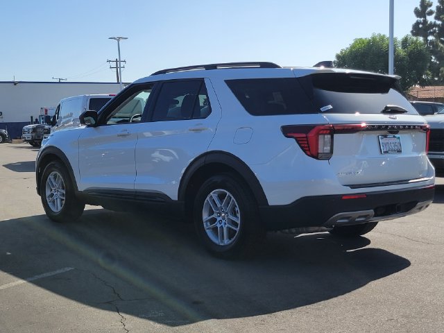 Used 2026 Ford Explorer Active w/ Active Comfort Package RWD image 2