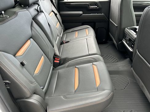 Used 2024 GMC Sierra 2500 AT4 w/ AT4 Premium Plus Package AWD/4WD image 27