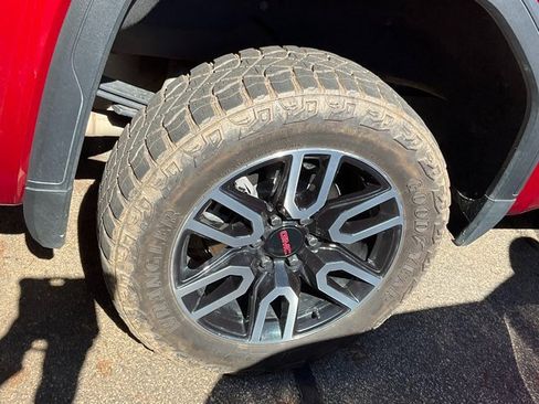 Used 2025 GMC Sierra 1500 AT4 w/ Technology Package image 10